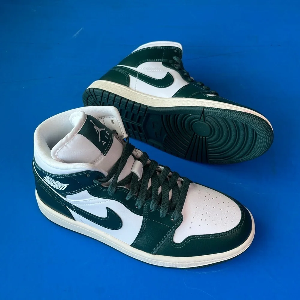 Jordan 1  Women’s Oxidized green Brand new